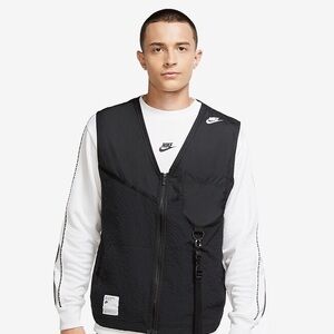 NIKE SPORTSWEAR VEST Black. Black